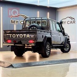 تۆیۆتا لاند کرۆزەر ٧٠ پیکاپ